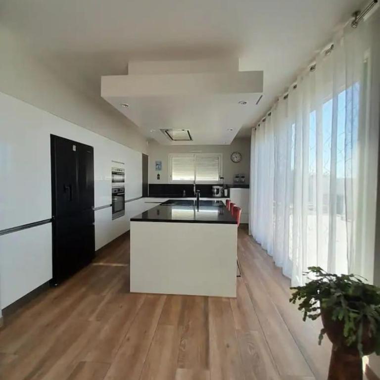 Villa moderne avec piscine privée près de la mer - Villa 3 Chambres - 14