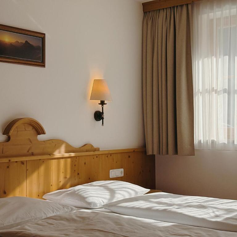 Appartementhaus Schützenhof Schied - Sauna, Tiefgarage, Bergblick - Apartment mit 2 Schlafzimmern - 1