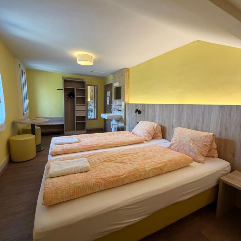 Budget Waldhotel - shared bathrooms - Dreibettzimmer mit Gemeinschaftsbad - 4