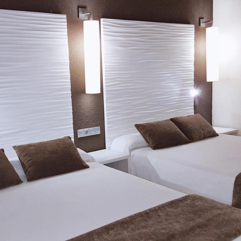 Hotel Augustus - Habitación Cuádruple (2 adultos + 2 niños) - 1