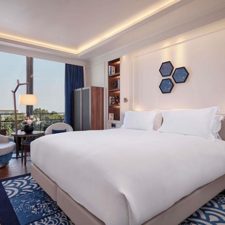 Sofitel Barcelona Skipper - Luxury Double Room with Balcony and Garden View - 5