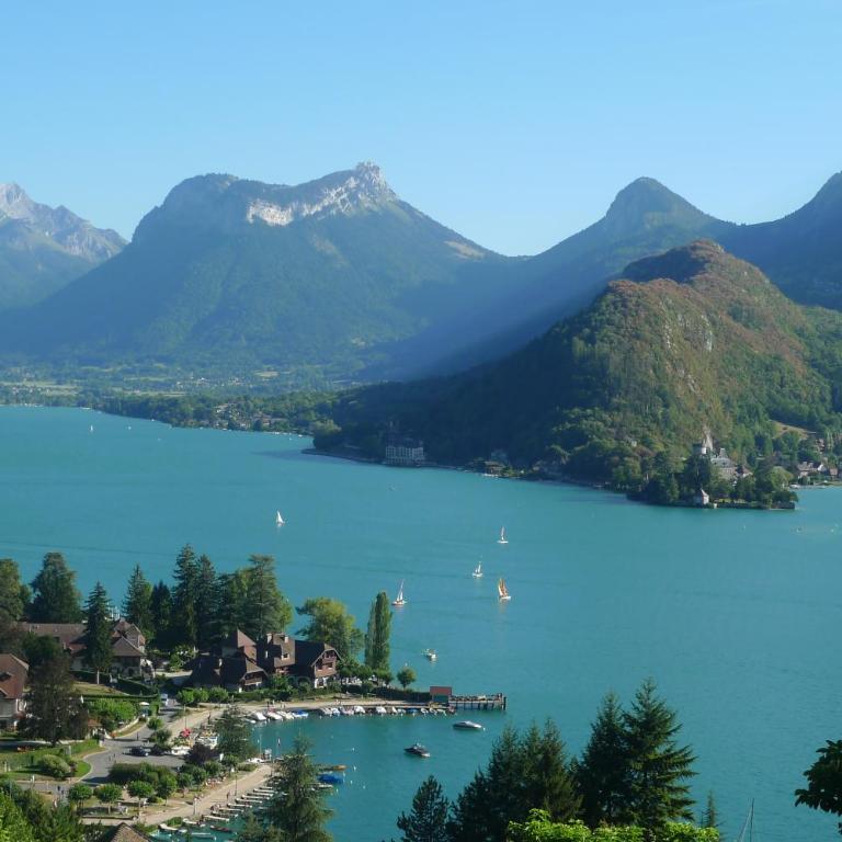 Chalet avec vue splendide sur le lac d'Annecy - Chalet 3 Chambres - 23