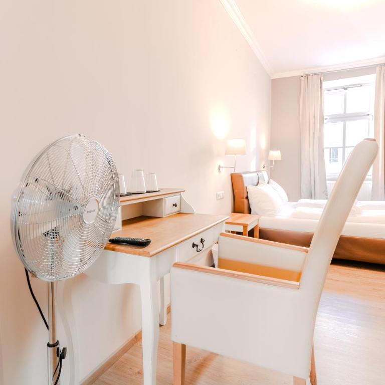 Atrium Hotel Salzburg - Familienzimmer mit Balkon - 10