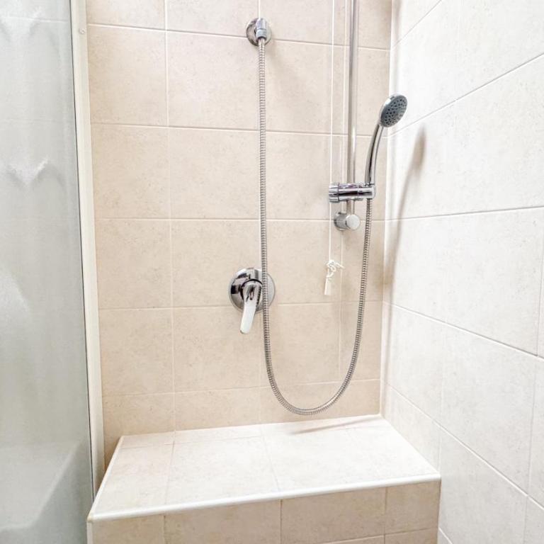 Cà 4 nevodi Chiara by Ca-Sa Check - Appartamento Deluxe con 2 Camere da Letto - 14