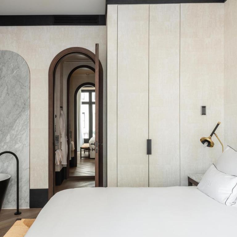 Hotel Montera Madrid, Curio Collection By Hilton - Suite Familiar comunicada - 3