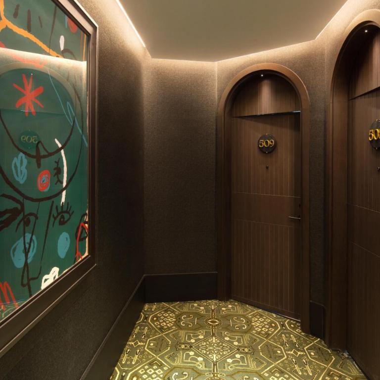 Hotel Montera Madrid, Curio Collection By Hilton - Suite Familiar comunicada - 8