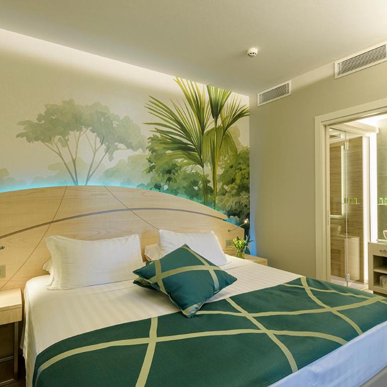 Color Hotel Style, Design & Gourmet - Junior Suite con Vasca Idromassaggio - 3