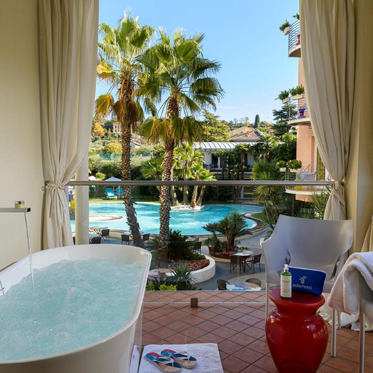 Color Hotel Style, Design & Gourmet - Junior Suite con Vasca Idromassaggio - 2