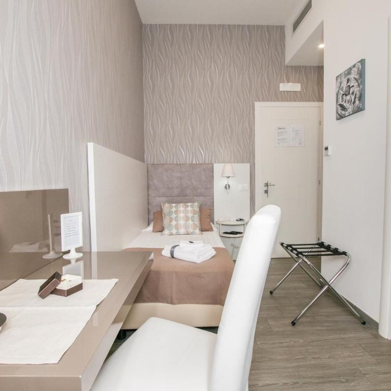 Elenoire Rooms & Suite - Camera Singola - 19