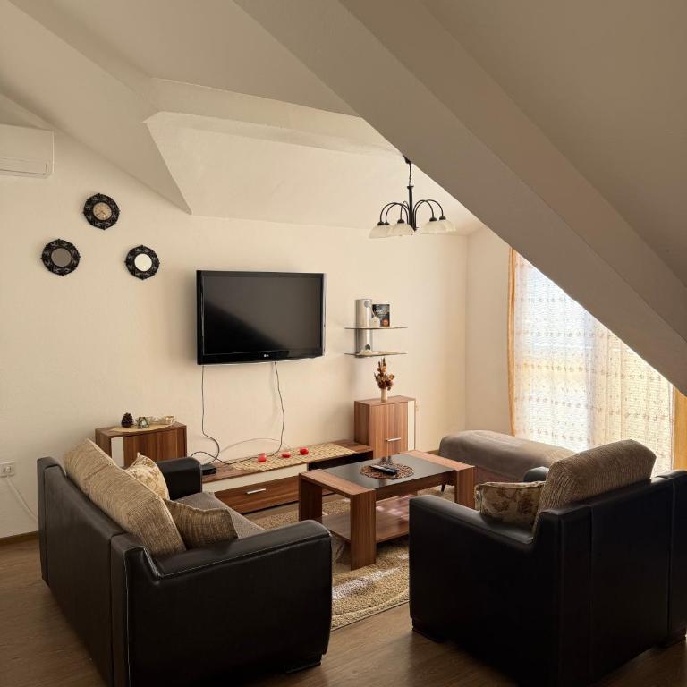 Apartment Panorama - Three-Bedroom Apartment - 12
