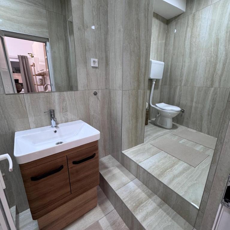 Urban Nest Apartments - Superior Queen Room - 3
