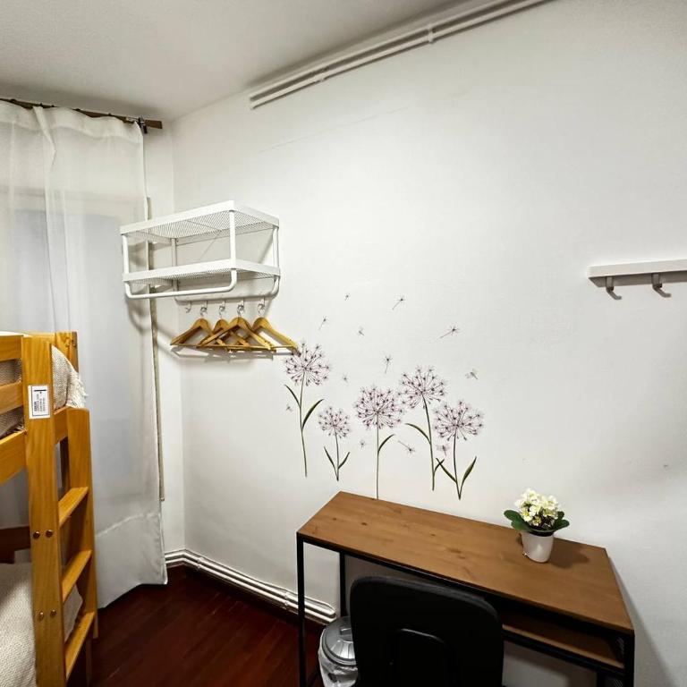 Alojamento París 50 - Twin Room with Shared Bathroom - 4