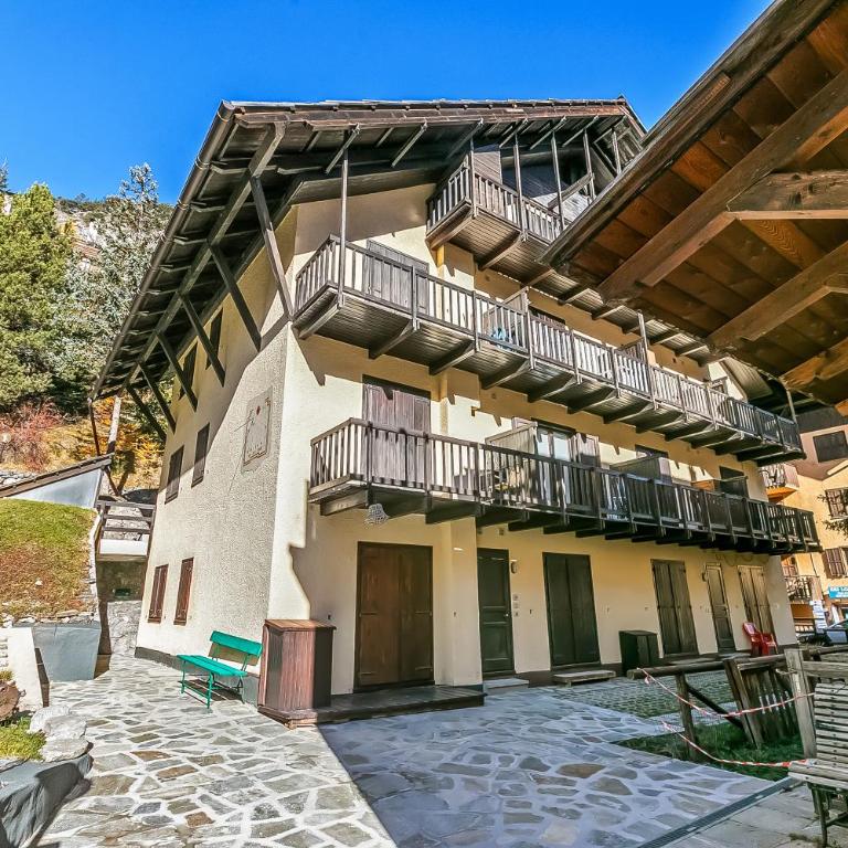 Rochebrune Apartments in Ski Resort - One Bedroom Apartment with Balcony 2 - 1