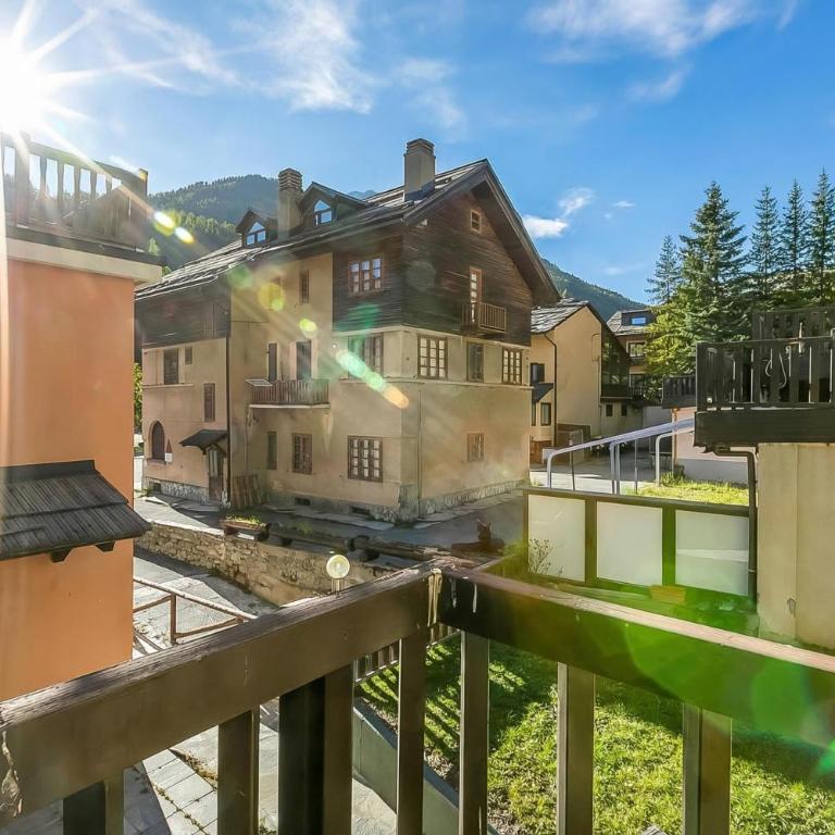 Rochebrune Apartments in Ski Resort - One Bedroom Apartment with Balcony 2 - 21