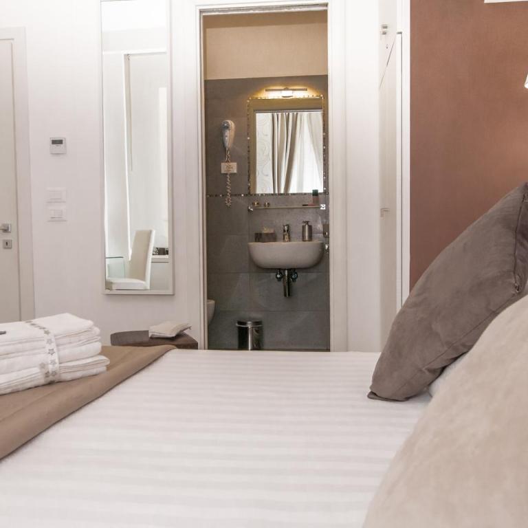 Elenoire Rooms & Suite - Camera Matrimoniale/Doppia con Letti Singoli - 15