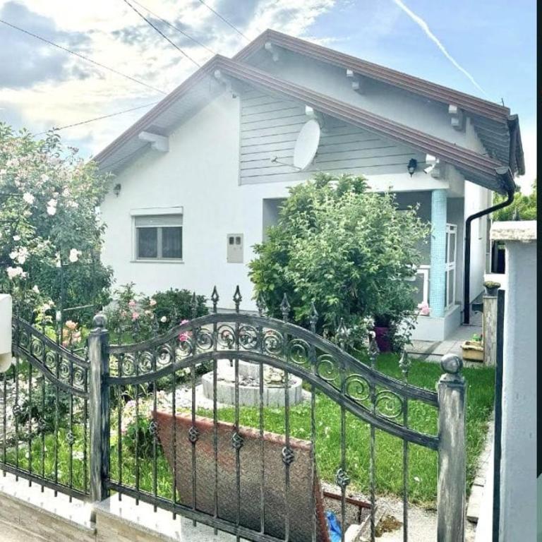 Apartman Deluxe Holiday - One-Bedroom Apartment - 5