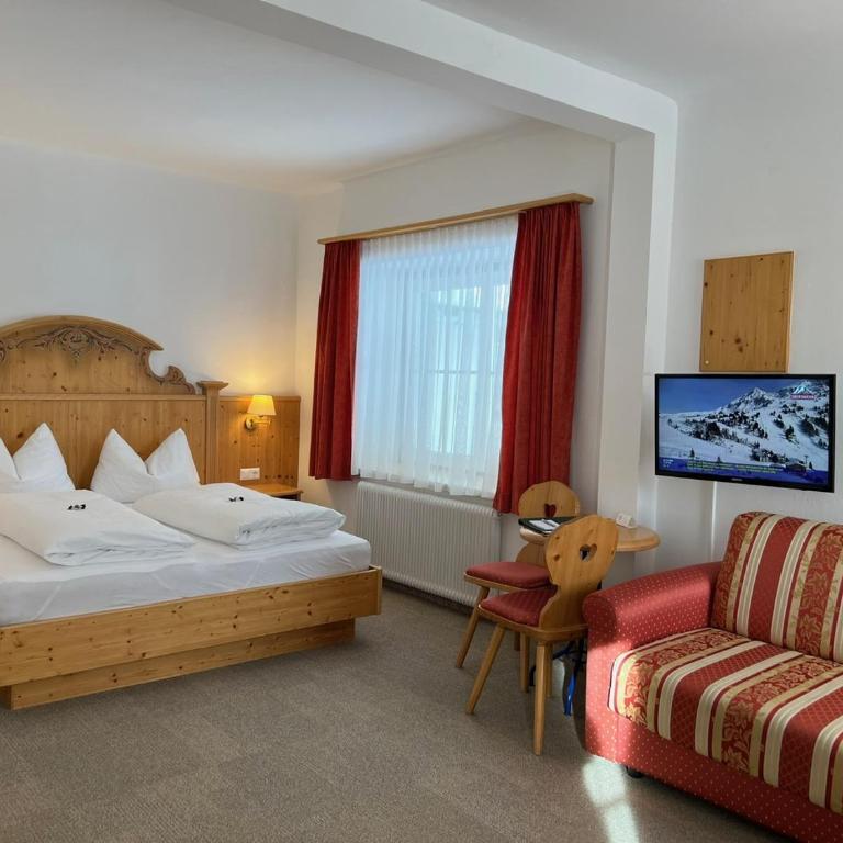 Landhotel Postgut - Tradition seit 1549 - Doppelzimmer mit Bergblick - 1