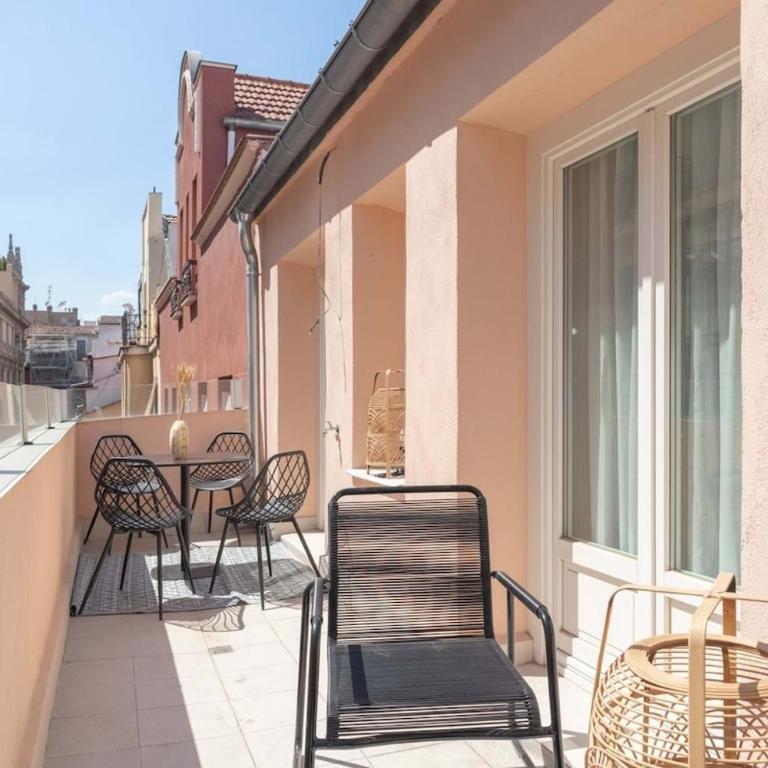Deluxe Penthouse Downtown Madrid - Three-Bedroom Apartment - 9