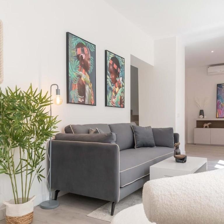 Deluxe Penthouse Downtown Madrid - Three-Bedroom Apartment - 2