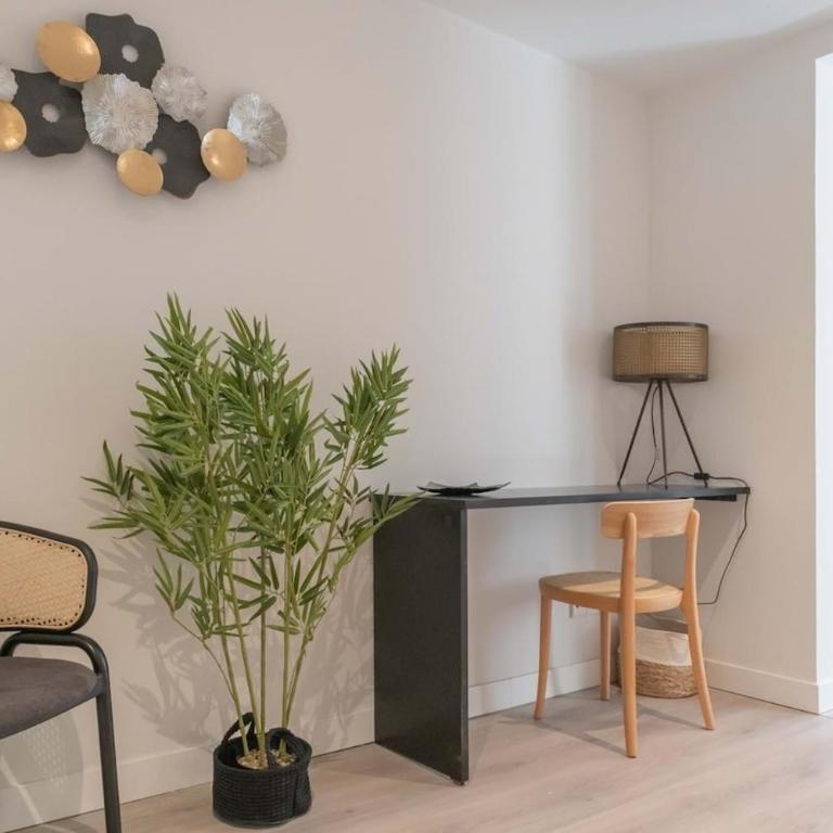 Deluxe Penthouse Downtown Madrid - Three-Bedroom Apartment - 18