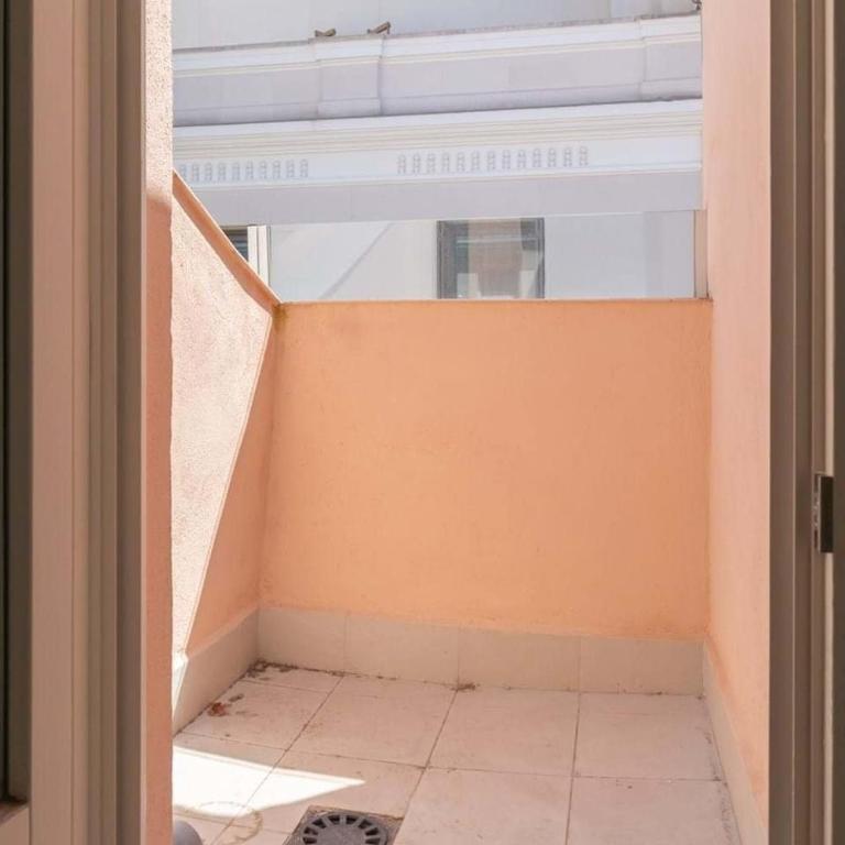 Deluxe Penthouse Downtown Madrid - Three-Bedroom Apartment - 46