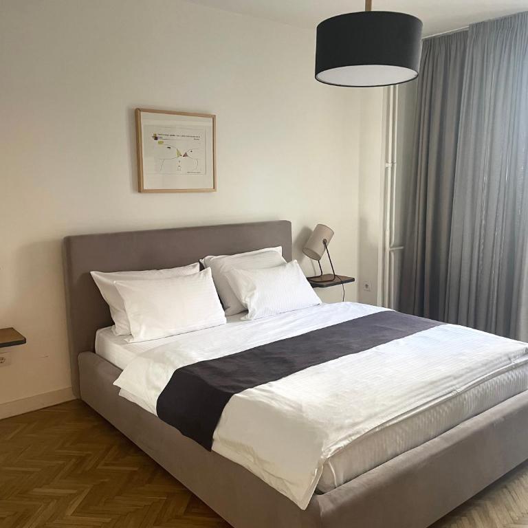 Quiet 1BR Apartment with Two Terraces in City Center - One-Bedroom Apartment - 4