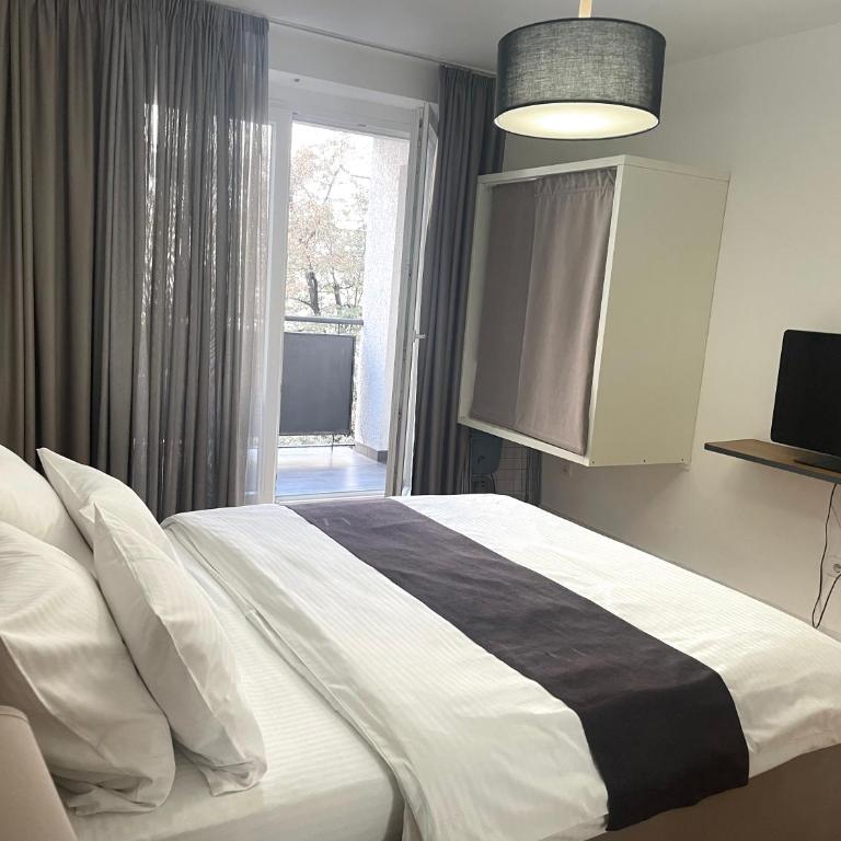 Quiet 1BR Apartment with Two Terraces in City Center - One-Bedroom Apartment - 19