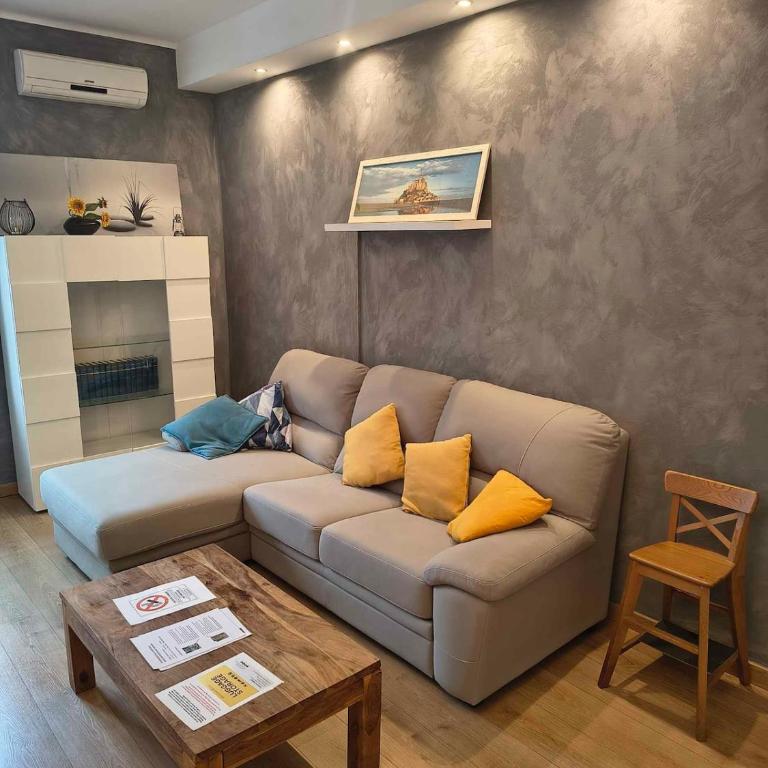 Bologna House Fioravanti 25 - Appartamento con 2 Camere da Letto e Vista Città - 1