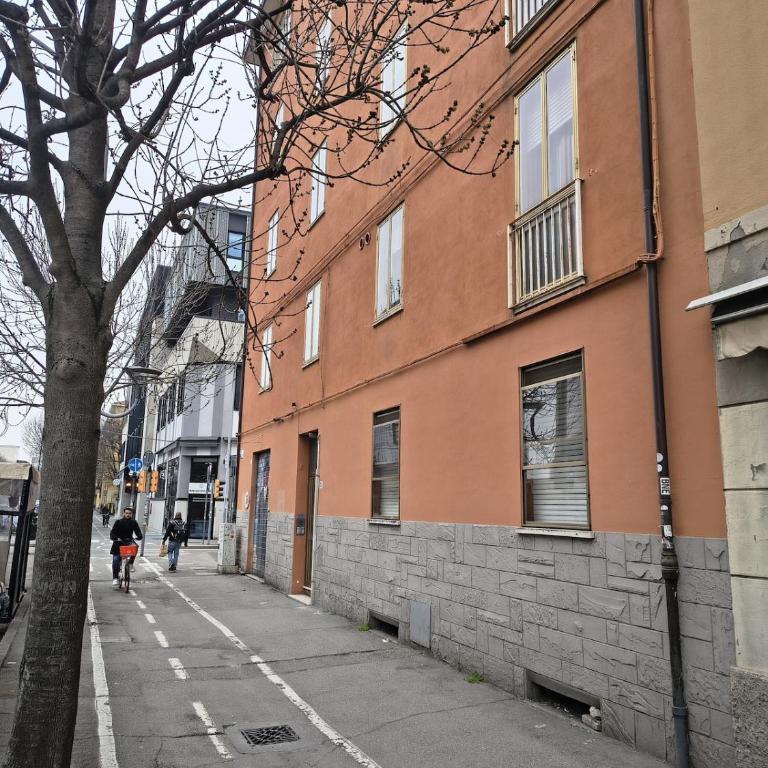 Bologna House Fioravanti 25 - Appartamento con 2 Camere da Letto e Vista Città - 12