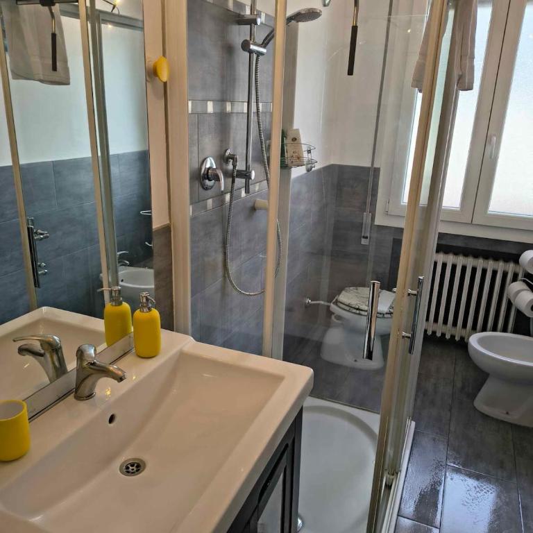 Bologna House Fioravanti 25 - Appartamento con 2 Camere da Letto e Vista Città - 13