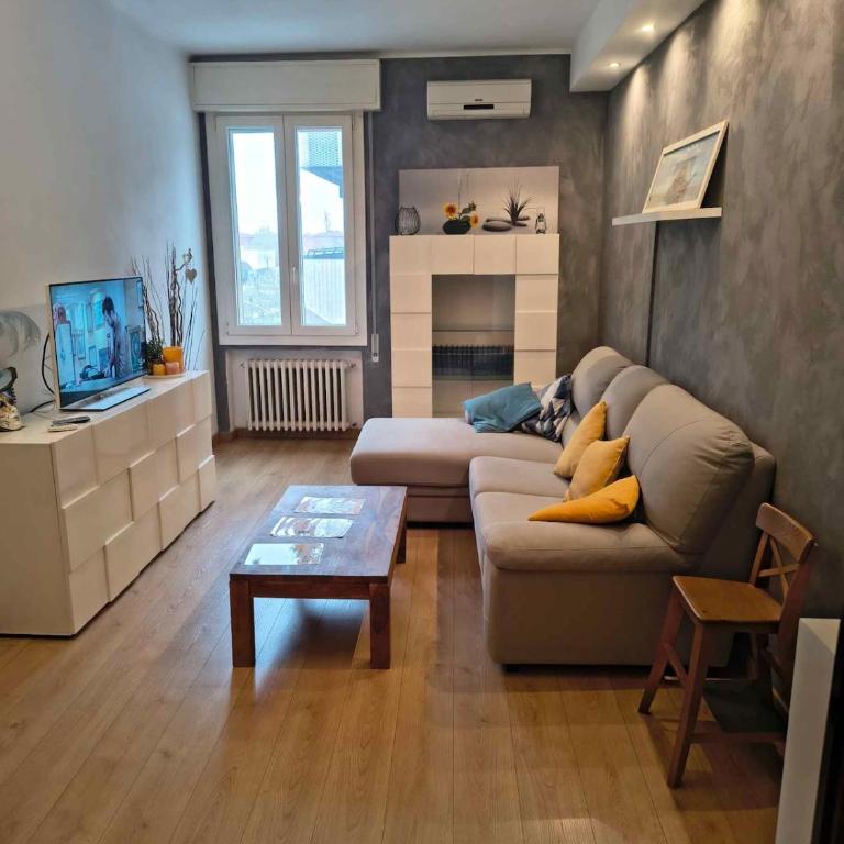 Bologna House Fioravanti 25 - Appartamento con 2 Camere da Letto e Vista Città - 14