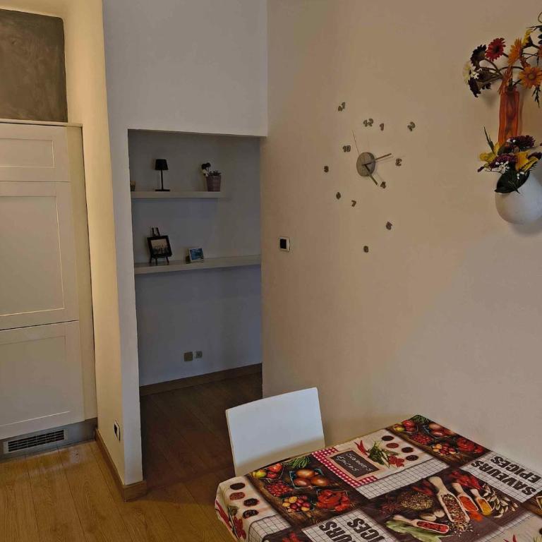 Bologna House Fioravanti 25 - Appartamento con 2 Camere da Letto e Vista Città - 15