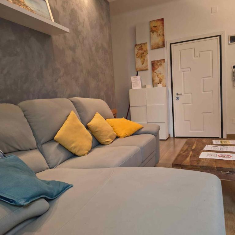 Bologna House Fioravanti 25 - Appartamento con 2 Camere da Letto e Vista Città - 21
