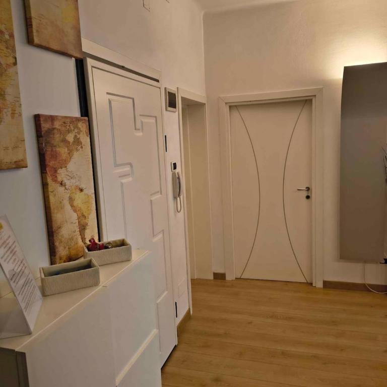 Bologna House Fioravanti 25 - Appartamento con 2 Camere da Letto e Vista Città - 28