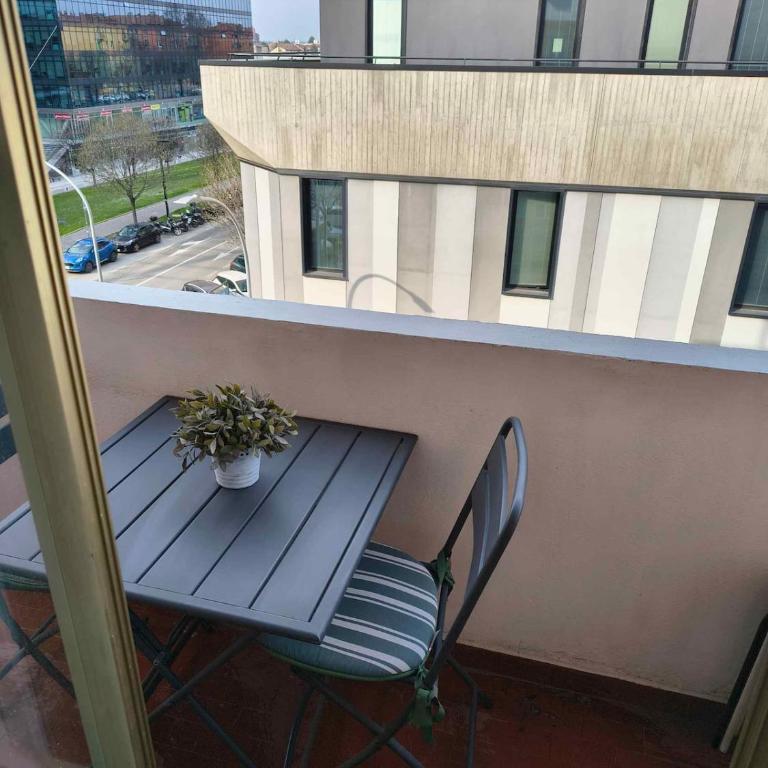 Bologna House Fioravanti 25 - Appartamento con 2 Camere da Letto e Vista Città - 29