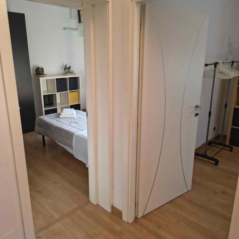 Bologna House Fioravanti 25 - Appartamento con 2 Camere da Letto e Vista Città - 56