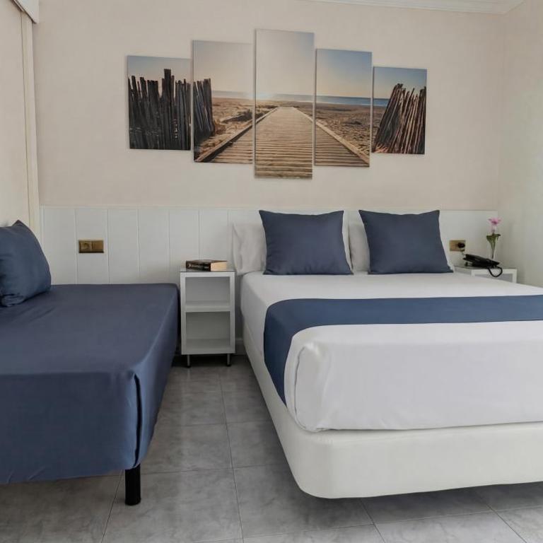 Hotel Medium Claramar - Habitación Triple con balcón - 2