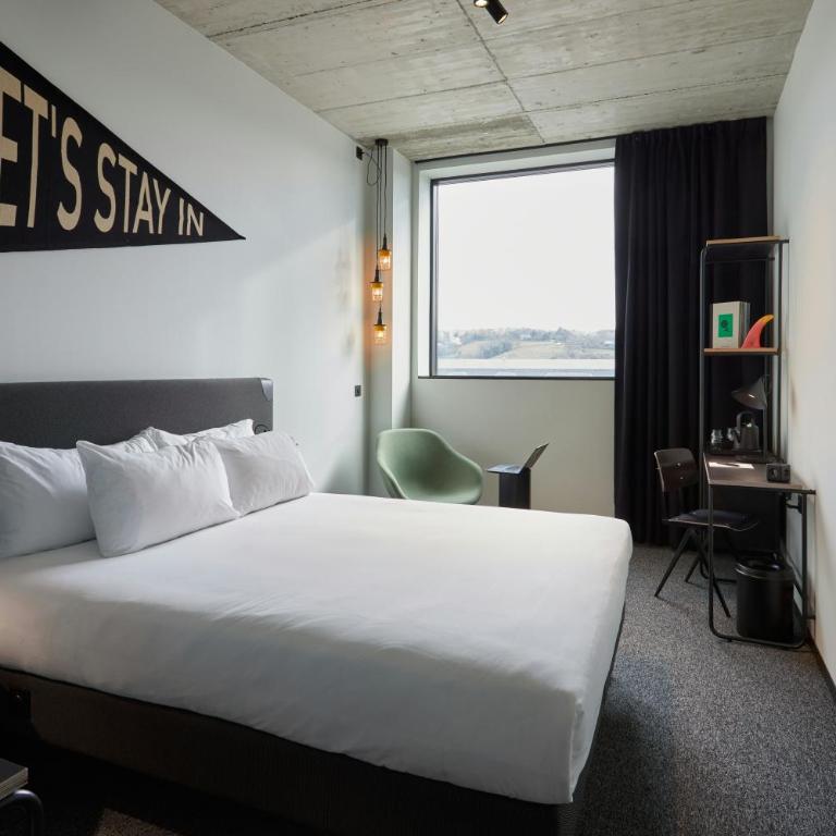 The Social Hub San Sebastián - Habitación con cama grande - 4