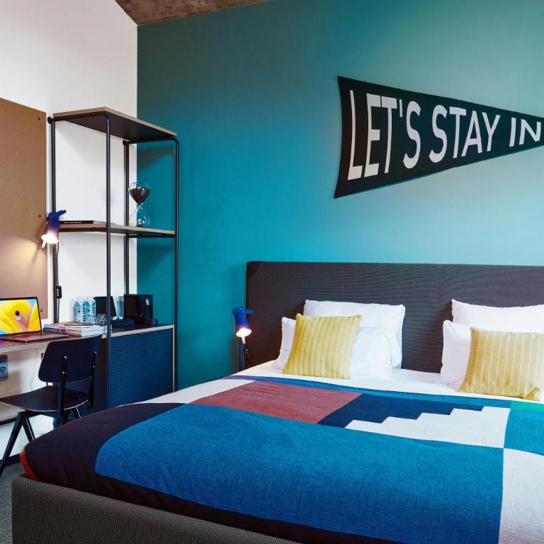 The Social Hub Madrid - Standard King Room - 7