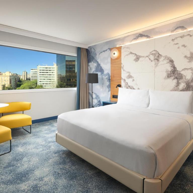 Hilton Barcelona - King Guest Room - 1
