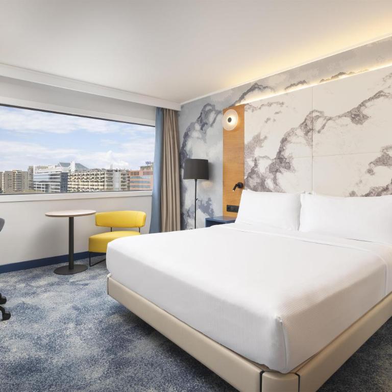 Hilton Barcelona - Family Connecting Rooms - 6