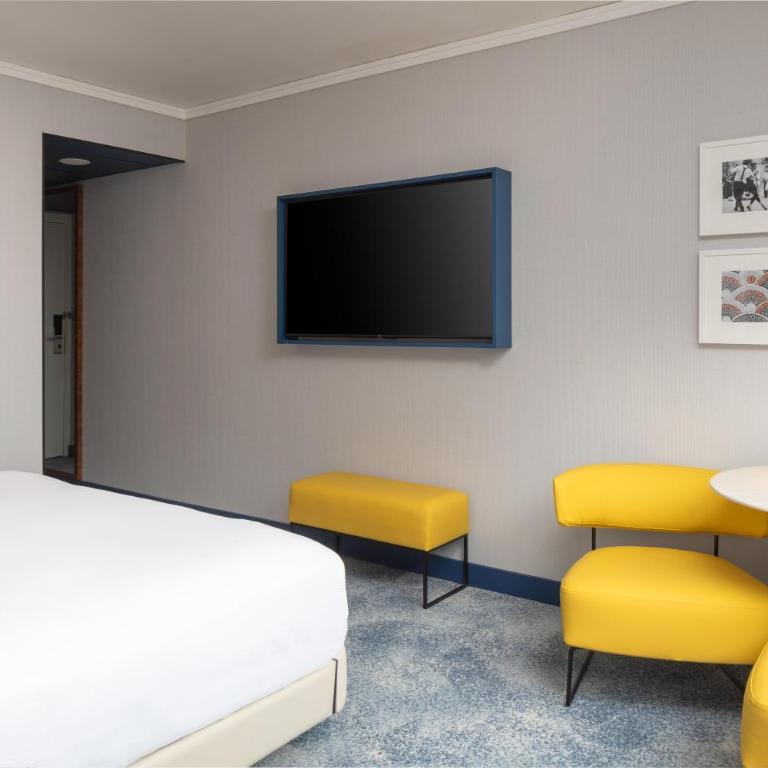 Hilton Barcelona - King Guest Room - 5