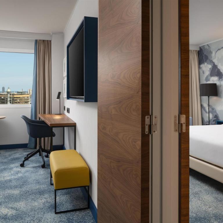 Hilton Barcelona - Family Connecting Rooms - 7