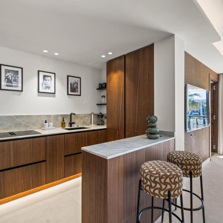 REF 2029 Sea view apartment for rent Cannes Croisette - Apartment - 9