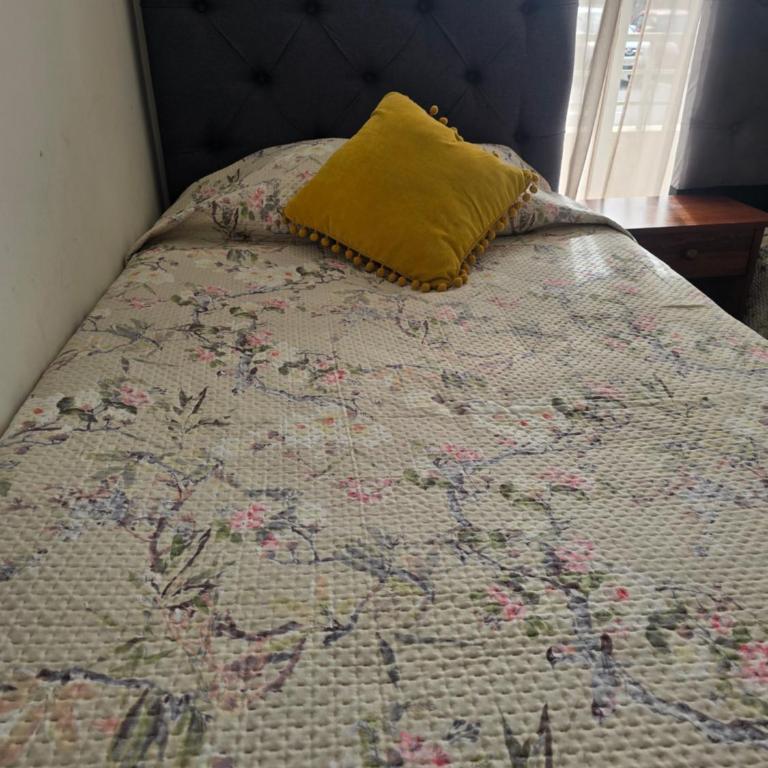 Departamento 3 dormitorios a pasos Champion media luna Rancagua con parcking y Wifi - Three-Bedroom Apartment with Balcony - 4