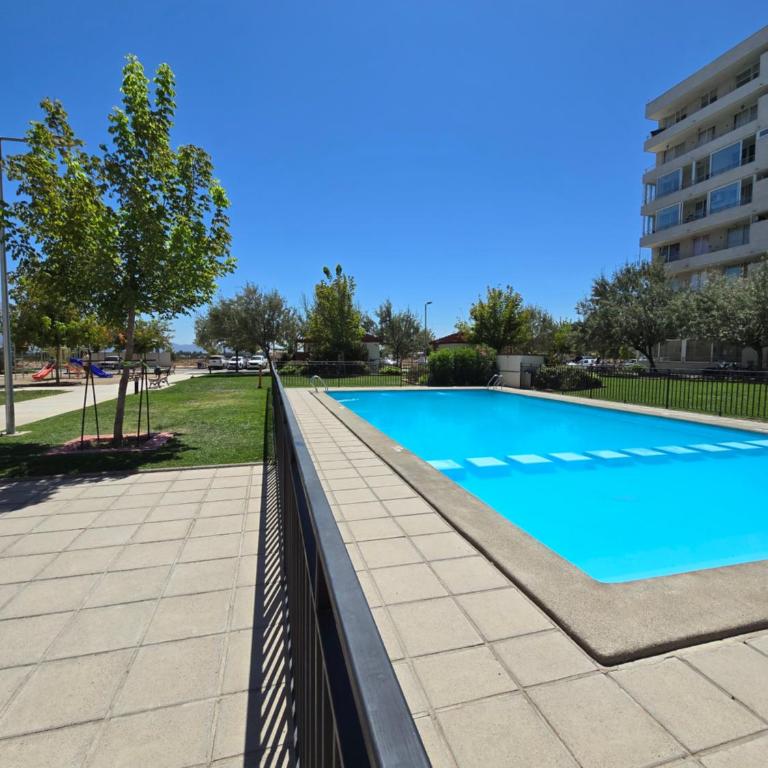 Departamento 3 dormitorios a pasos Champion media luna Rancagua con parcking y Wifi - Three-Bedroom Apartment with Balcony - 17