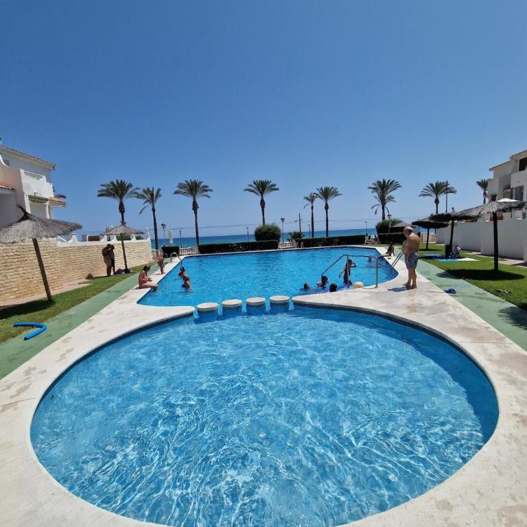 Seafront Chalet Muchavista direct beach access - Casa de 4 dormitorios - 1