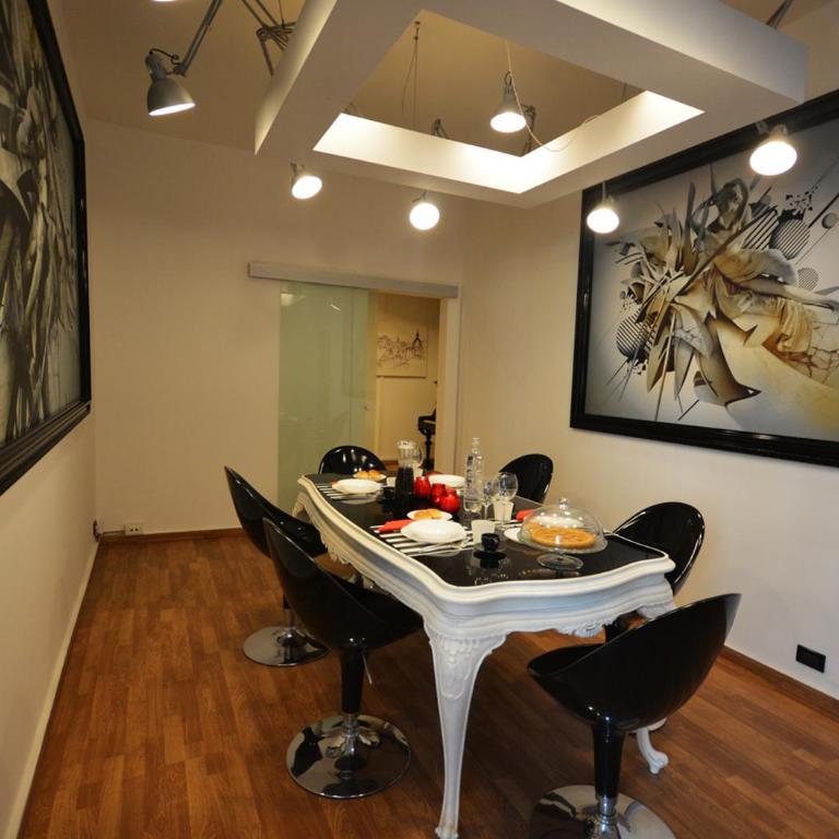Donizetti House - Three-Bedroom Apartment - 6