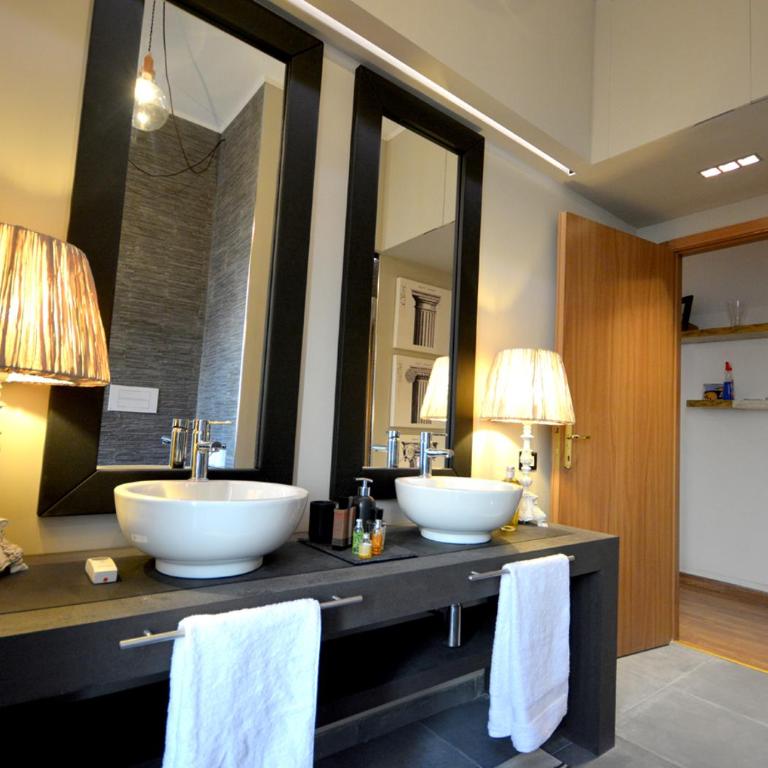 Donizetti House - Three-Bedroom Apartment - 15