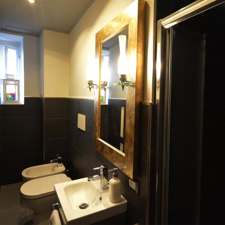 Donizetti House - Three-Bedroom Apartment - 17